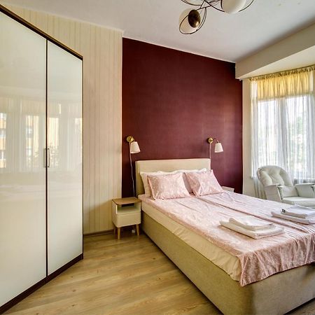 Apartment 65 - Airy Aprt At Top Center Софія Екстер'єр фото