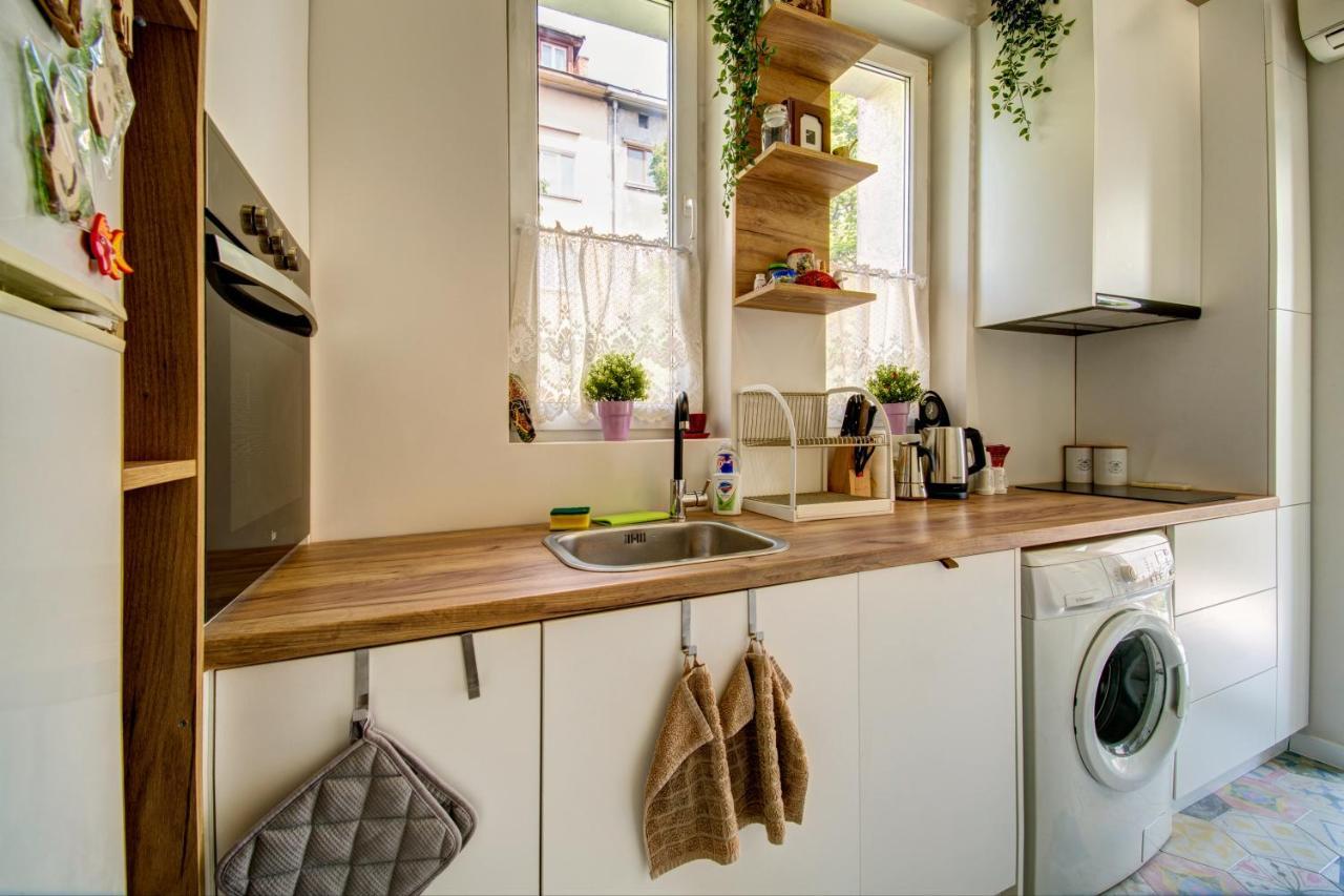 Apartment 65 - Airy Aprt At Top Center Софія Екстер'єр фото