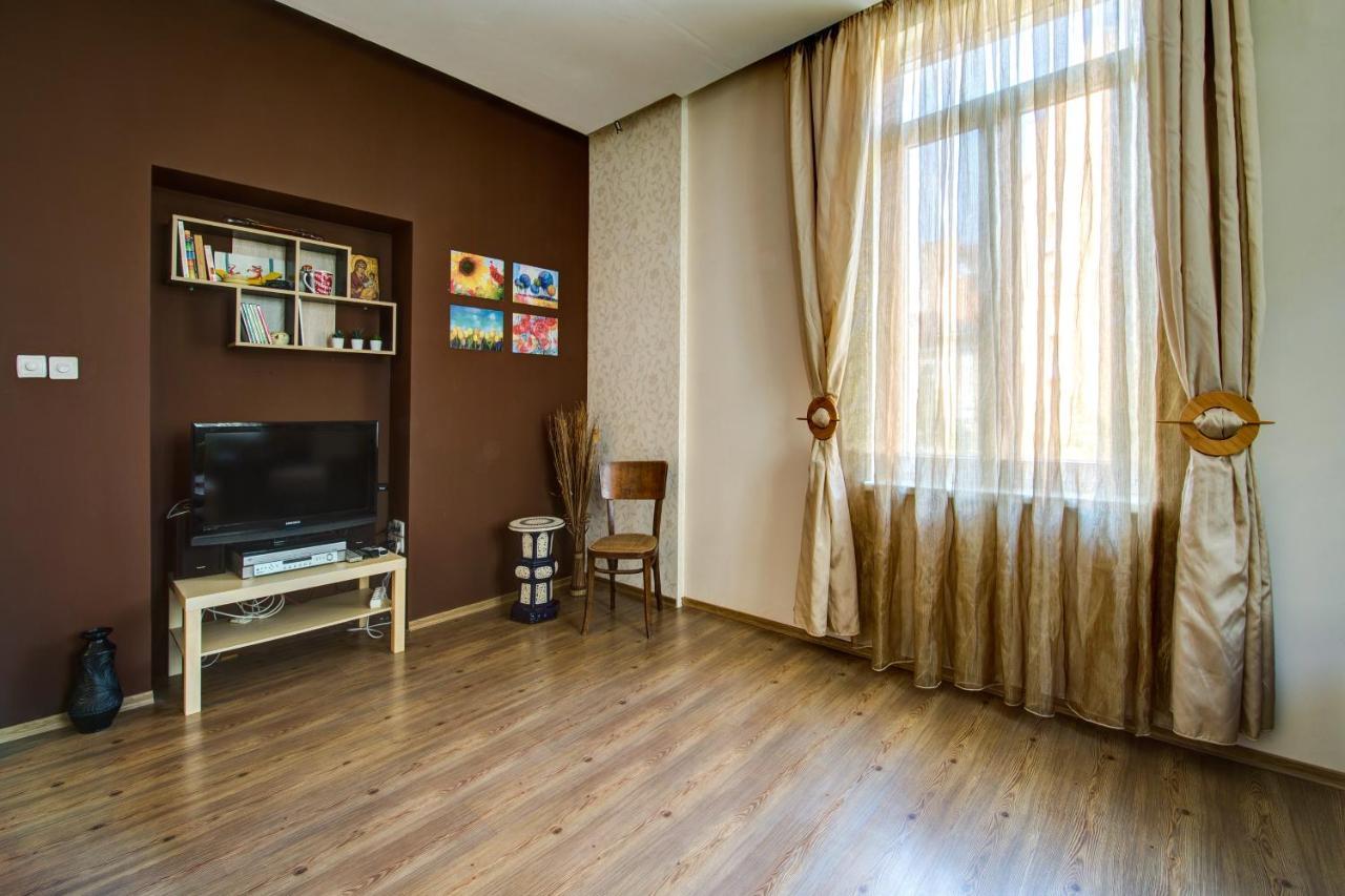 Apartment 65 - Airy Aprt At Top Center Софія Екстер'єр фото
