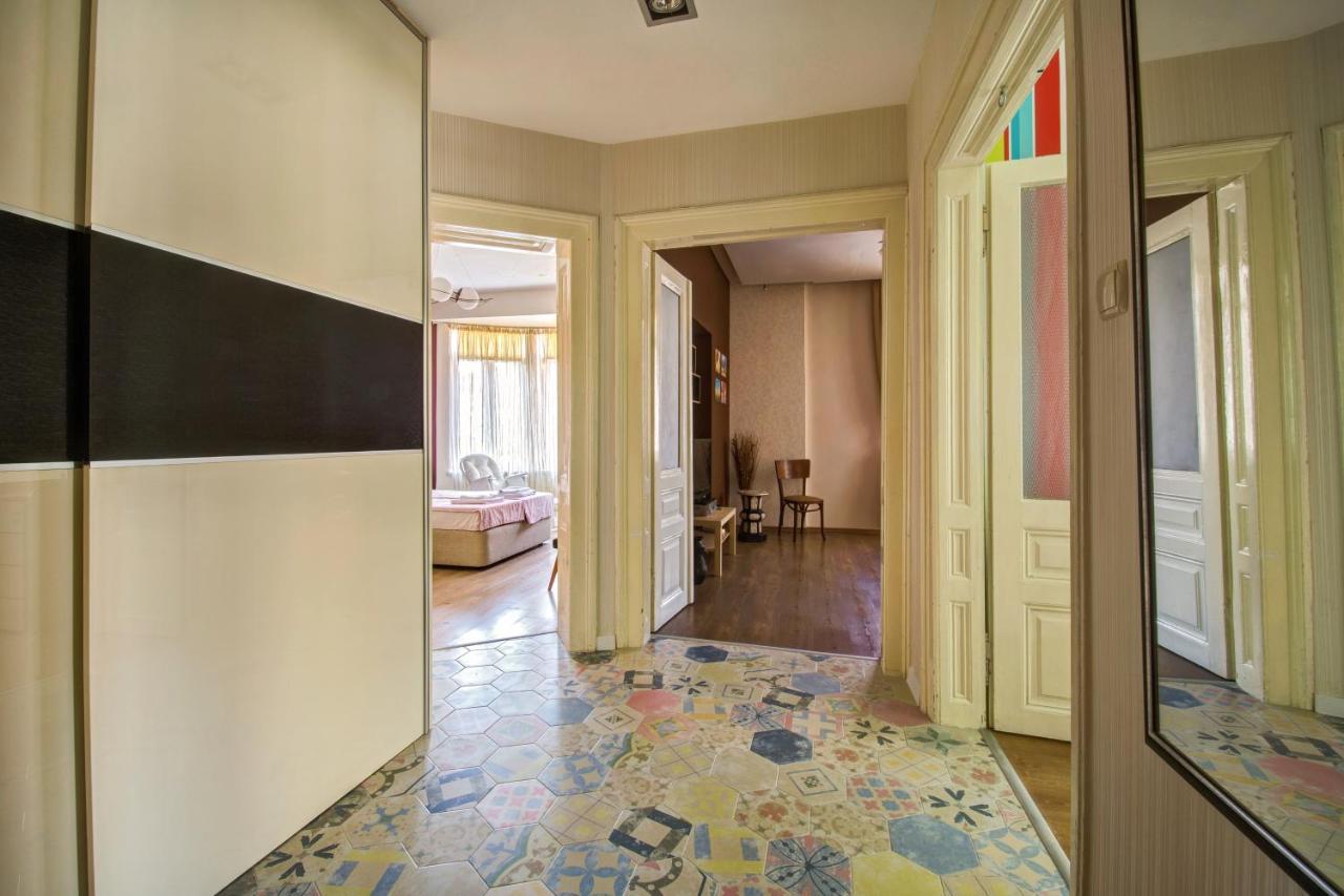 Apartment 65 - Airy Aprt At Top Center Софія Екстер'єр фото